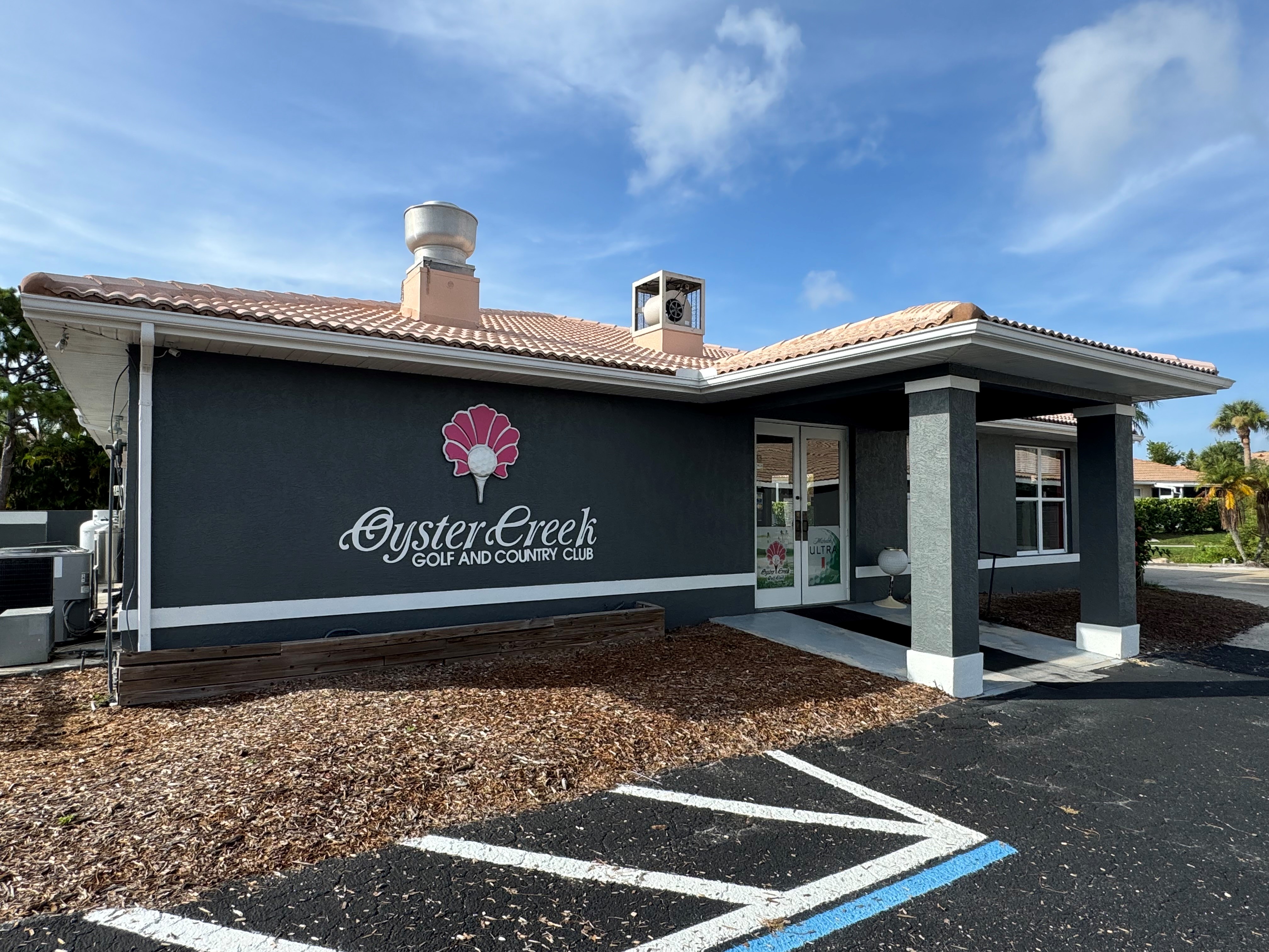 Golf course entrance